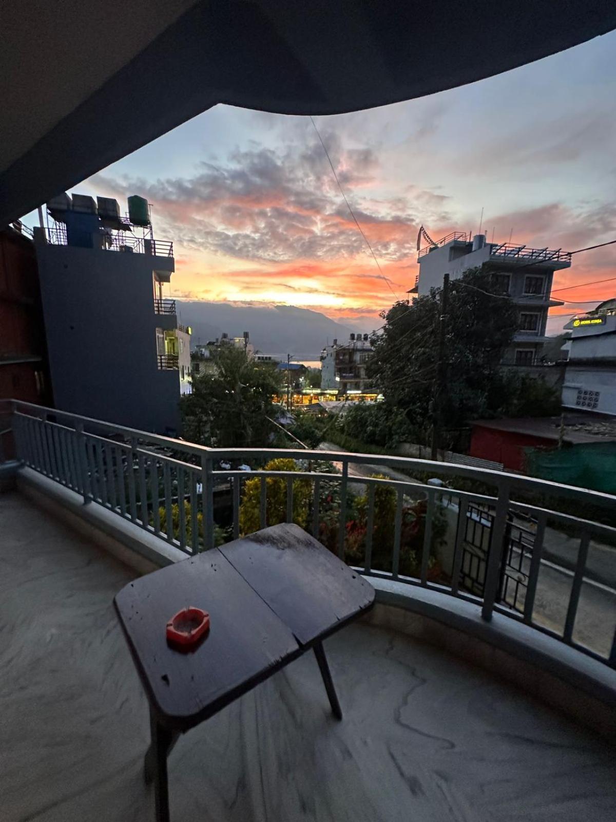 Hotel Harmony Pokhara Zewnętrze zdjęcie